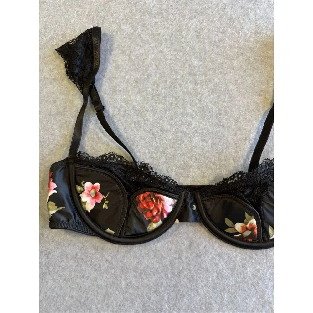 Frederick's of Hollywood Black Floral Lace Trim Underwire Demi Bra S
